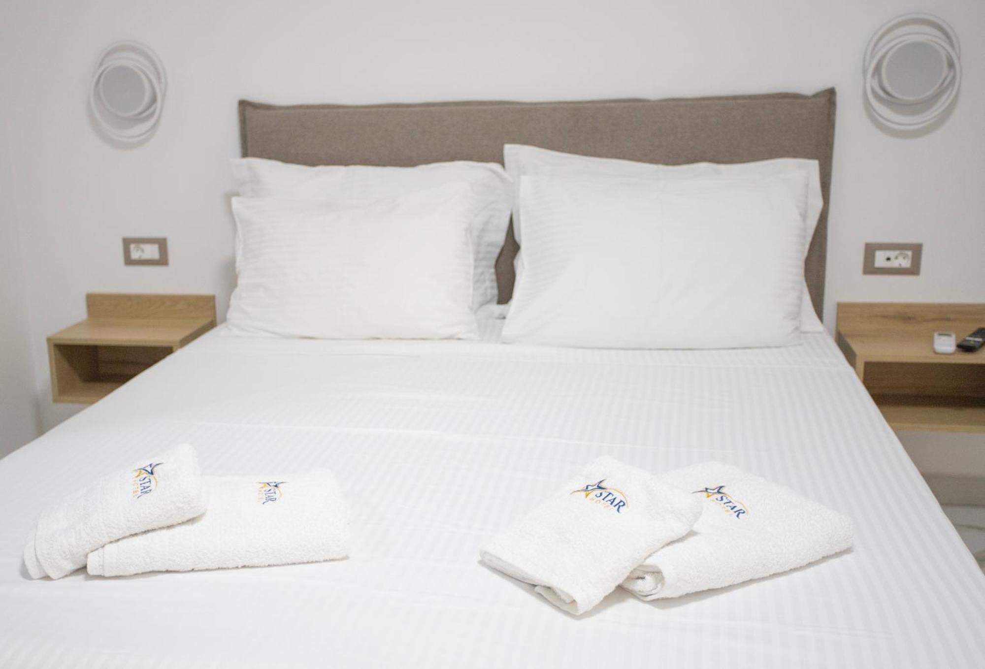 Star Hotel *
